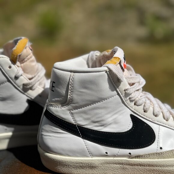 EUC Nike Blazer Mid '77 Vintage White Black CZ1055-100 Men’s 9 Women’s 10.5 - Picture 2 of 8